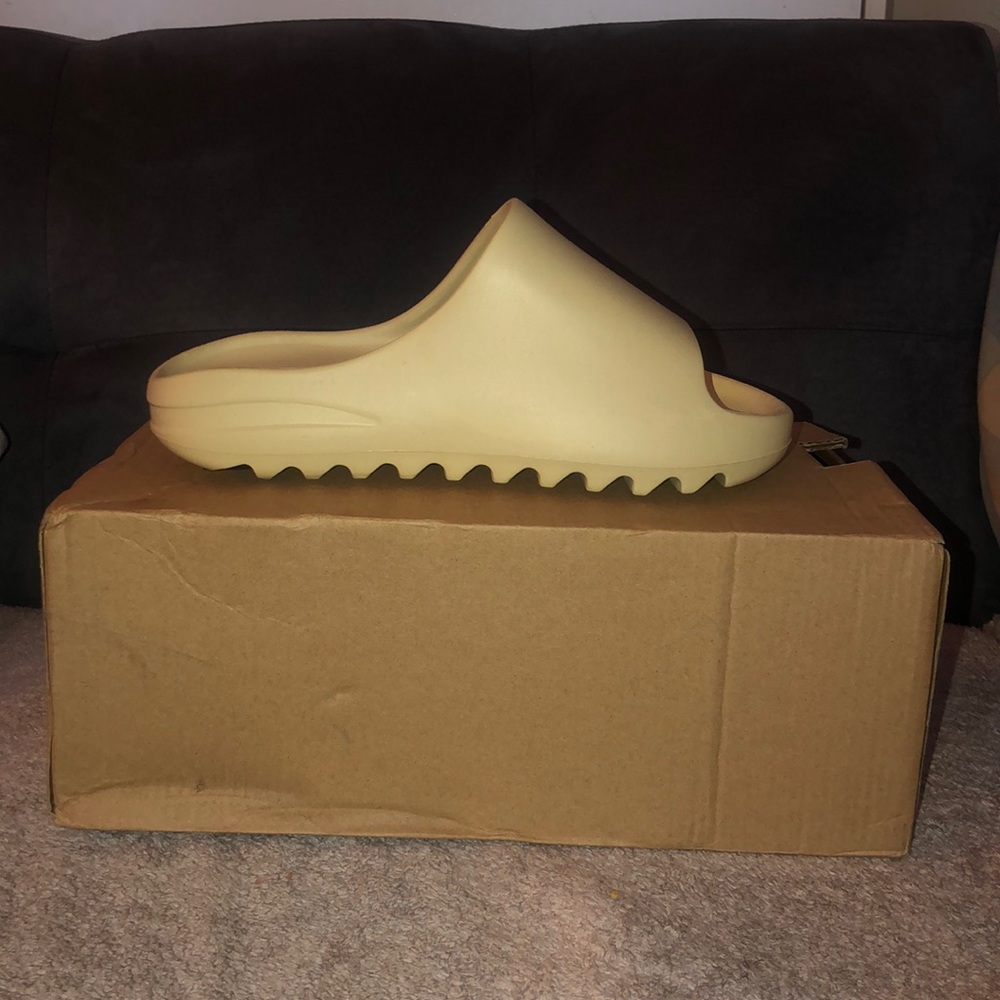 Yeezy Slides Desert Sand